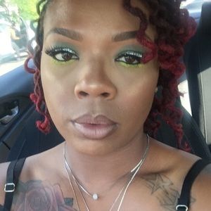 Meet your Posher, Sade